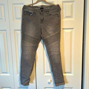 Mossimo Denim Mid-Rise Gray Skinny Jeans